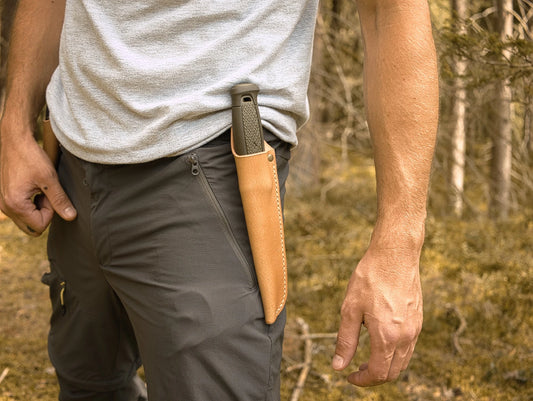 Lederscheide für Mora Garberg & Kansbol Büffelleder Rechts- oder Linksträger mit Belüftungssystem handgefertigt - naturfarbig