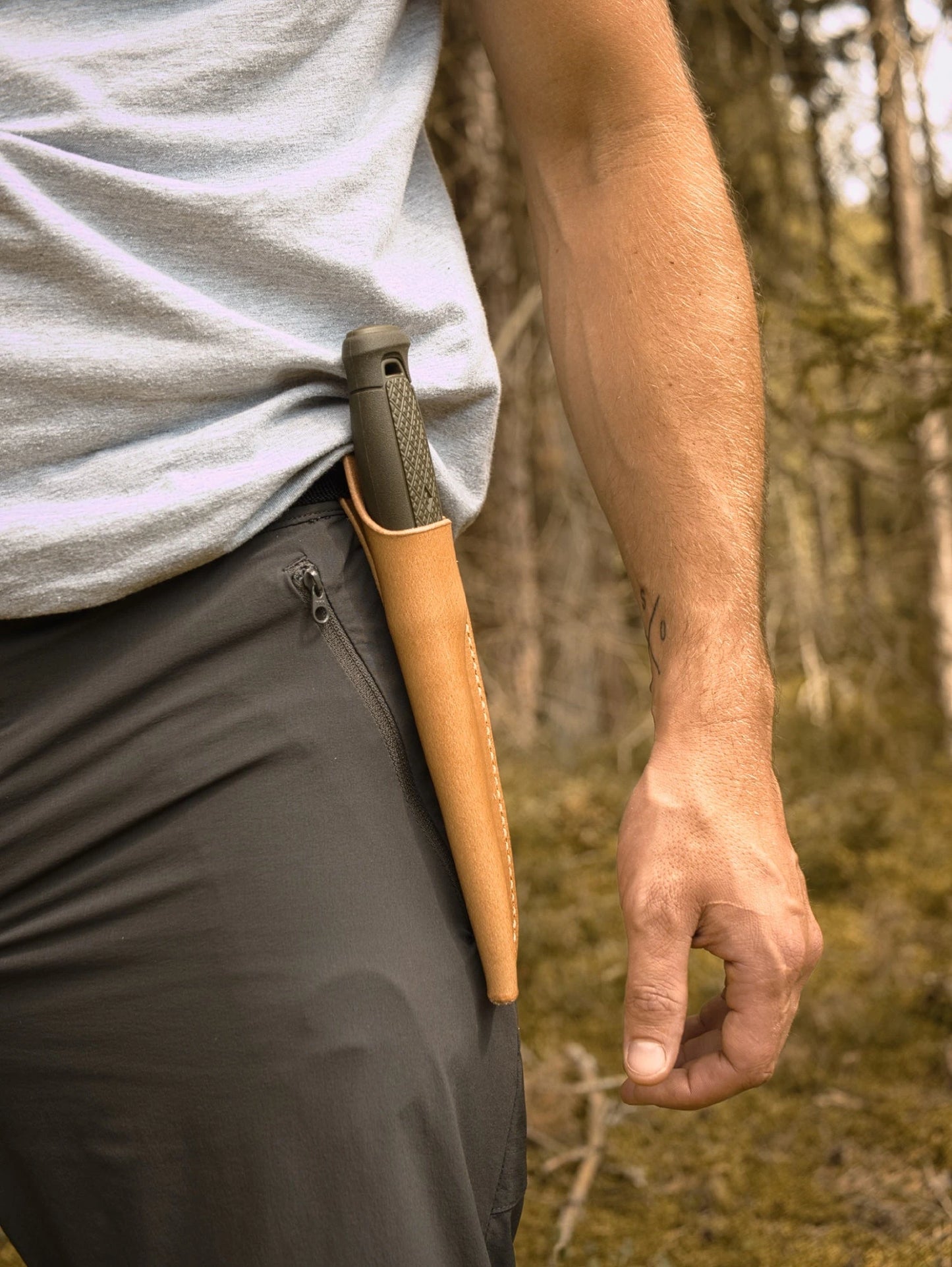 Lederscheide für Mora Garberg & Kansbol Büffelleder Rechts- oder Linksträger mit Belüftungssystem handgefertigt - naturfarbig