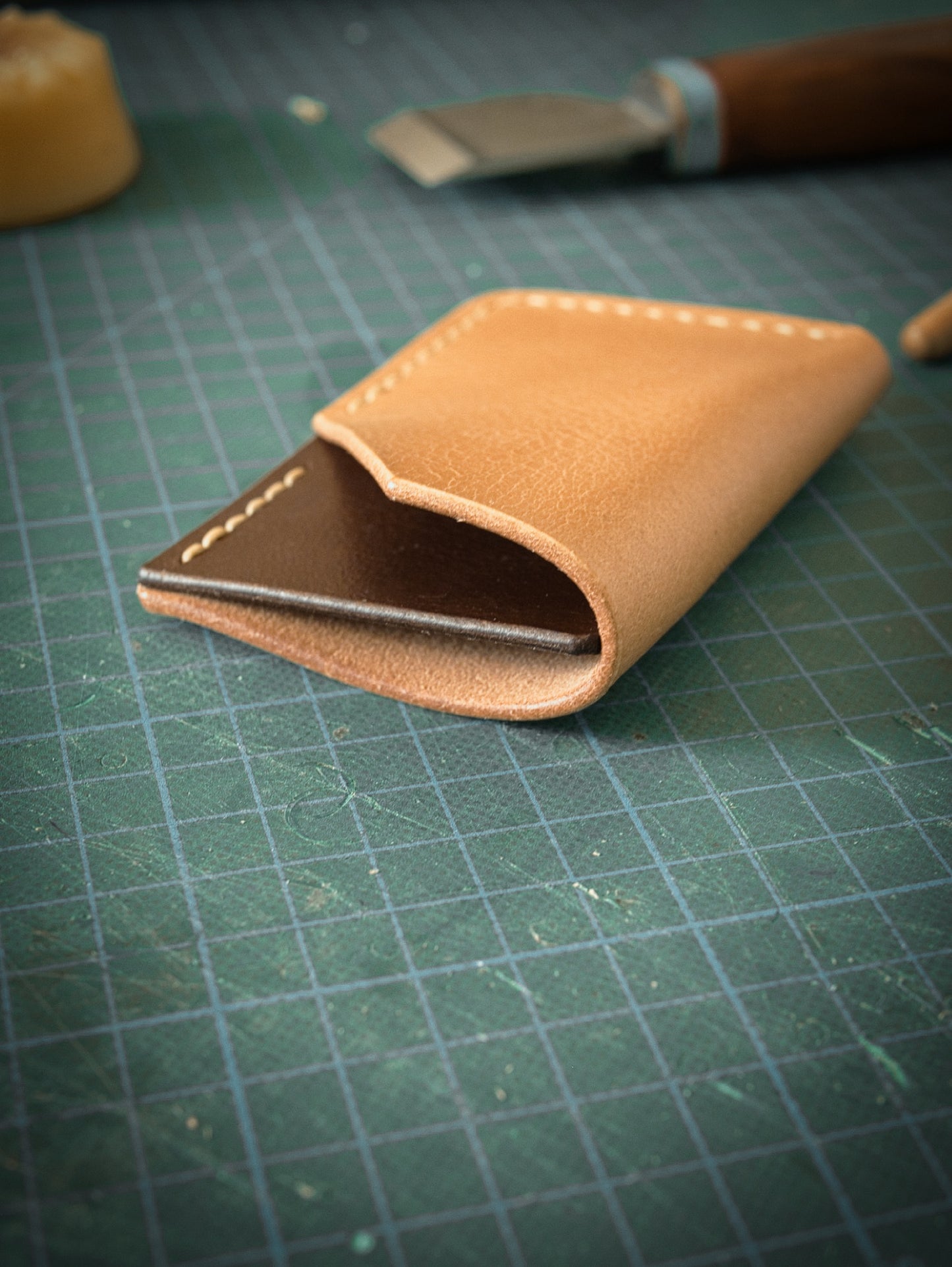 Minimalistisches Wallet aus Büffelleder | handgenähtes Portemonnaie | Kartenhalter