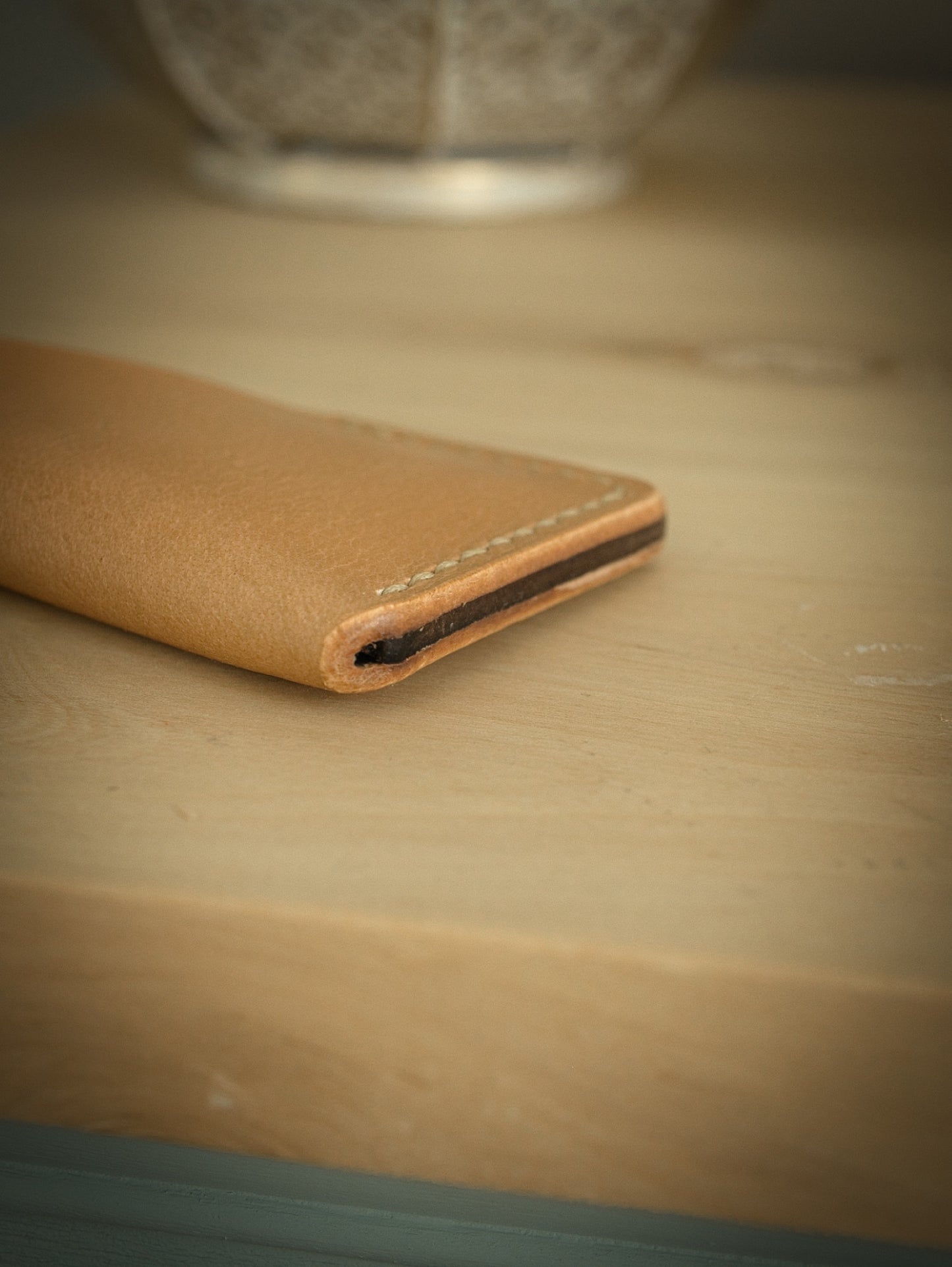 Minimalistisches Wallet aus Büffelleder | handgenähtes Portemonnaie | Kartenhalter