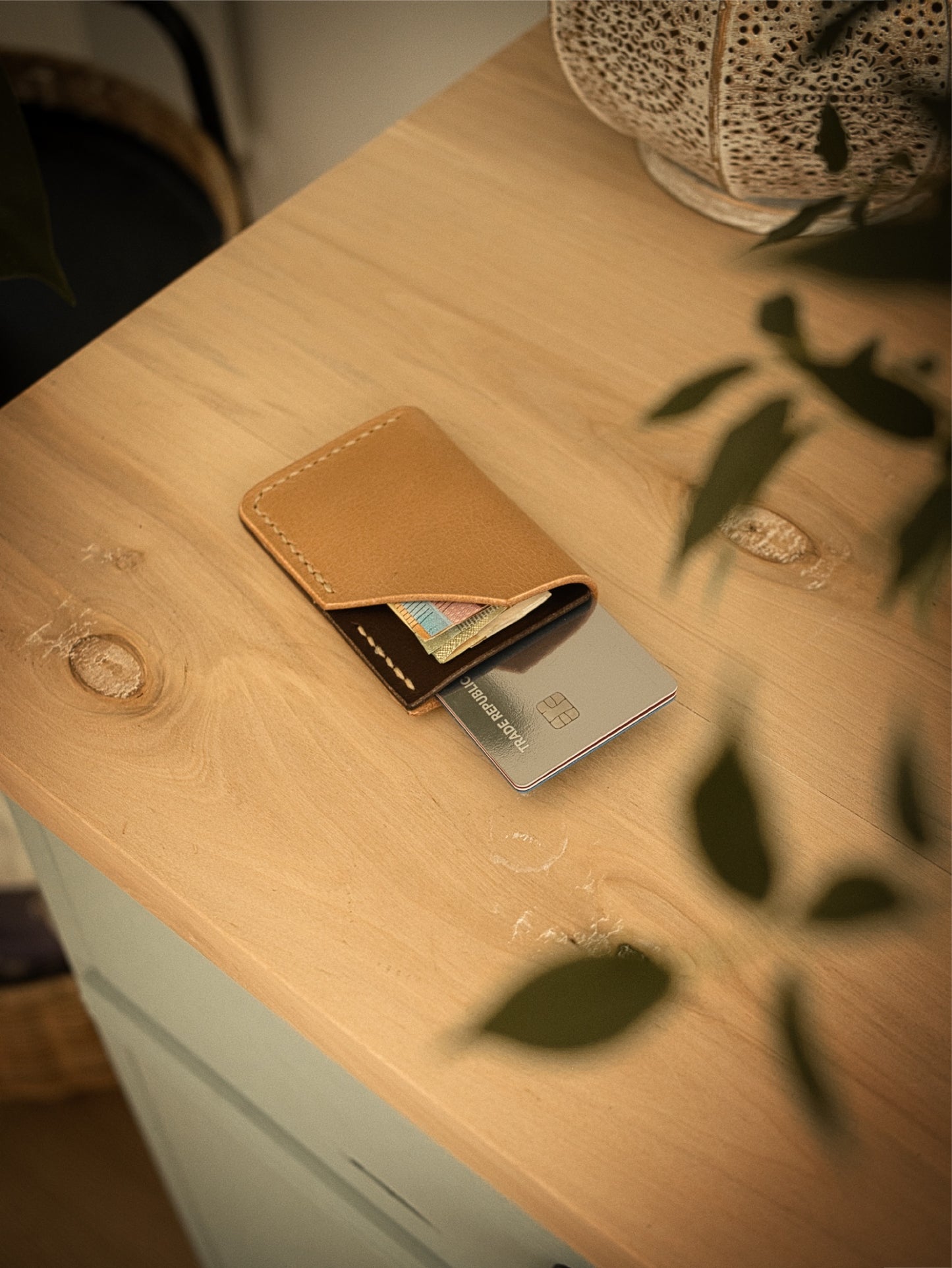 Minimalistisches Wallet aus Büffelleder | handgenähtes Portemonnaie | Kartenhalter