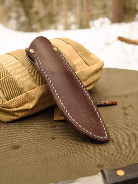 Lederscheide für Bushcraft Messer bis 100 mm Klingenlänge | Büffelleder Rechtsträger mit Belüftungssystem handgefertigt - kaffeebraun