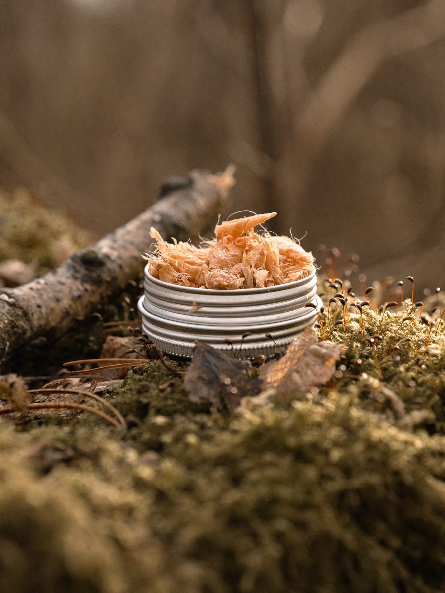 Campfire Flakes - Anzünder aus Bergkiefer, Hanf und Baumharz | Outdoor & Bushcraft Anzünder | Handgemacht