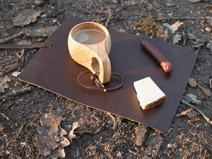 Bushcraft Ledermatte aus Büffelleder – Multifunktionale Outdoor Unterlage für Camping, Feuerstahl & Schnitzen