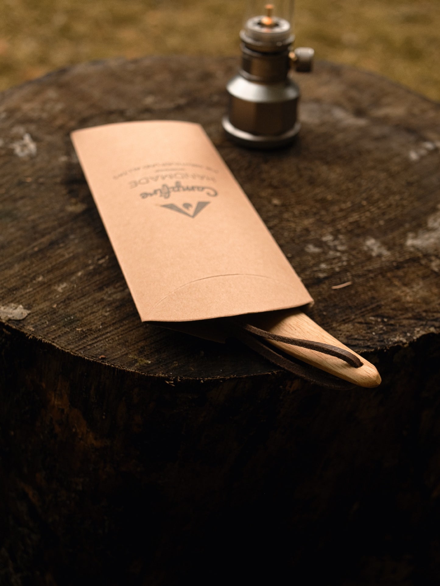 Naturholz Löffel im skandinavischen Stil | Holzlöffel | Campinglöffel | passend zur Kuksa | mit Büffellederband